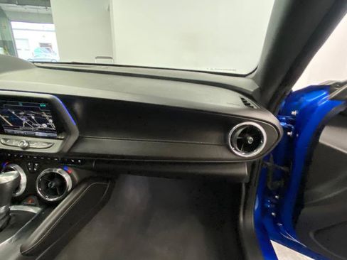 Used 2016 Chevrolet Camaro SS image 24