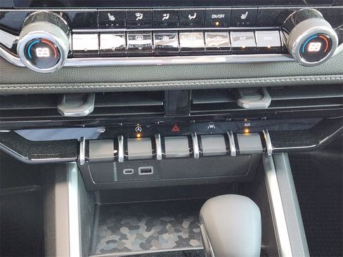 New 2026 Chevrolet Colorado LT image 15