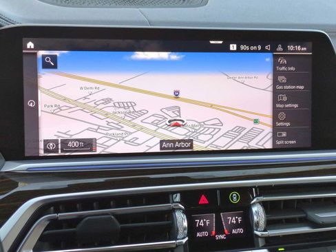 Used 2020 BMW X7 M50i w/ Dynamic Handling Package image 31