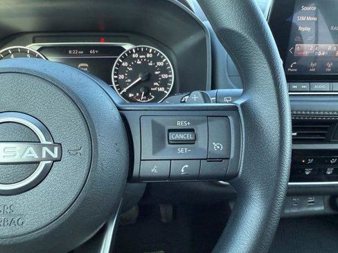 Used 2023 Nissan Rogue S image 30
