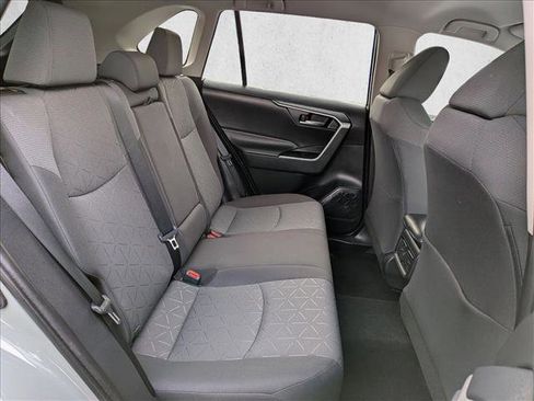 Used 2021 Toyota RAV4 XLE image 20
