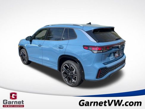 Certified 2025 Volkswagen Tiguan SEL R-Line AWD/4WD image 3
