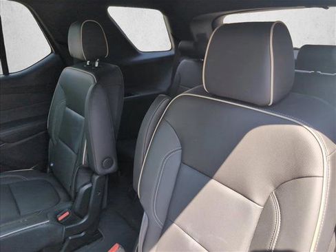 Used 2023 Chevrolet Traverse Premier w/ Redline Edition image 19