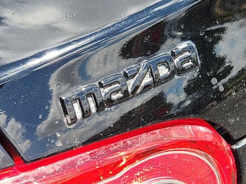 Used 2010 MAZDA MX-5 Miata Grand Touring w/ Premium Pkg RWD image 15