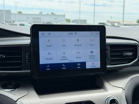 Used 2023 Ford Explorer XLT w/ Equipment Group 202A AWD/4WD image 32