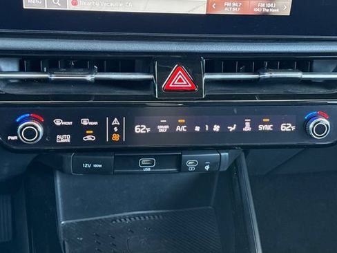 Certified 2024 Kia Niro Wind FWD image 28