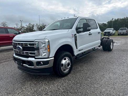 New 2026 Ford F350 XL w/ XL Chrome Package AWD/4WD image 4