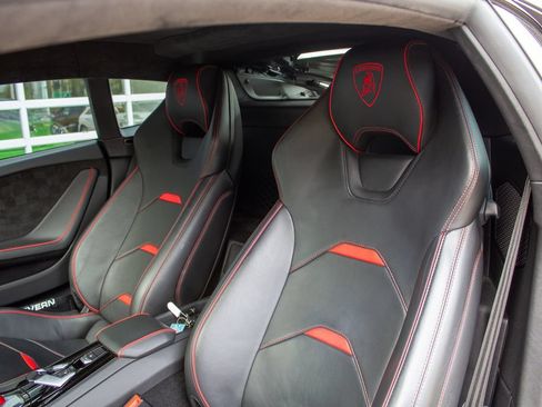 Used 2020 Lamborghini Huracan EVO AWD/4WD image 12