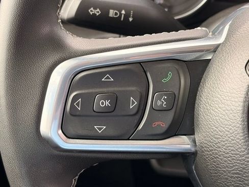Used 2023 Jeep Wrangler Unlimited Sahara AWD/4WD image 12