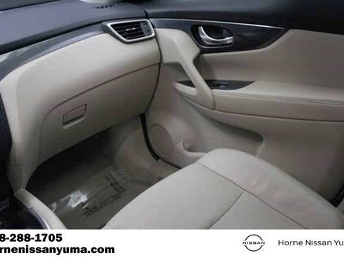 Used 2015 Nissan Rogue SL w/ SL Premium Package image 11