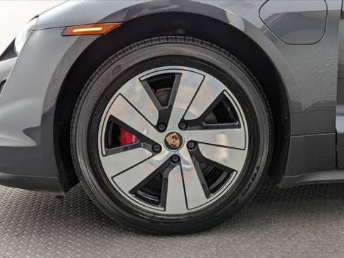 Used 2020 Porsche Taycan 4S AWD/4WD image 32