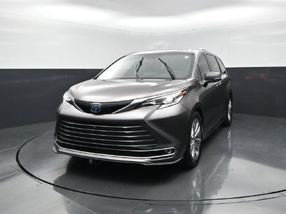 Used 2022 Toyota Sienna Platinum