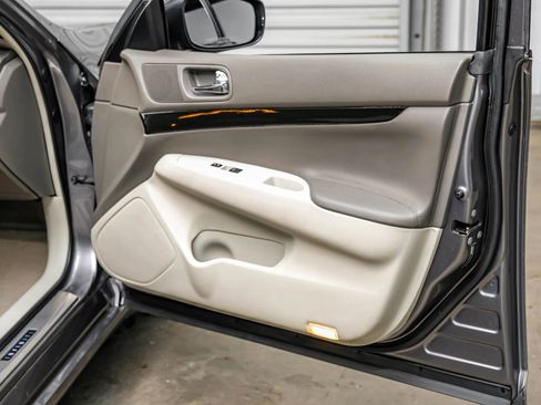 Used 2015 INFINITI Q40 image 56