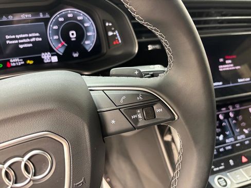 Used 2025 Audi Q7 3.0T Prestige image 18