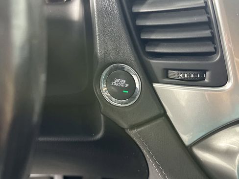 Used 2018 Chevrolet Suburban Premier RWD image 35