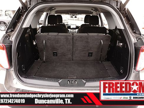 Used 2021 Ford Explorer XLT image 46