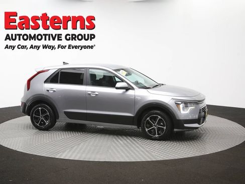 Used 2025 Kia Niro LX FWD image 45