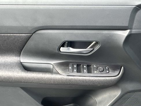 New 2025 Nissan Kicks SV w/ Charging Package image 8