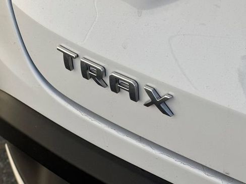 Used 2025 Chevrolet Trax LT w/ LT Convenience Package image 47