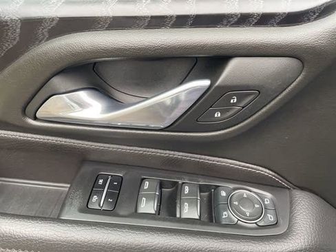 Used 2024 GMC Yukon XL Denali image 23