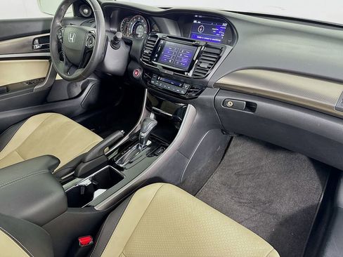 Used 2017 Honda Accord EX-L image 37