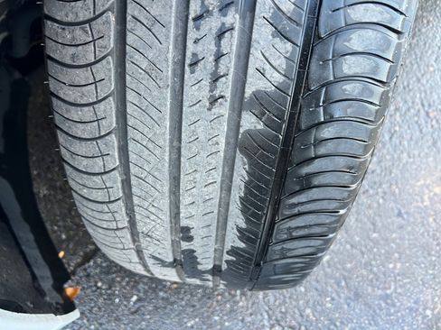 Used 2020 Audi e-tron Premium Plus image 42