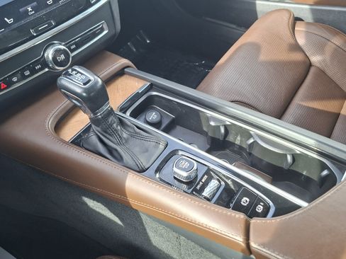 Used 2018 Volvo S90 T6 Inscription w/ Luxury Package AWD/4WD image 16