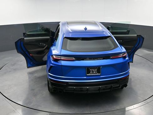 Used 2022 Lamborghini Urus AWD/4WD image 40