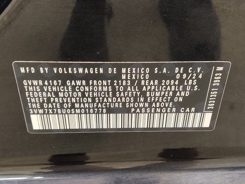 Used 2025 Volkswagen Jetta SE FWD image 33