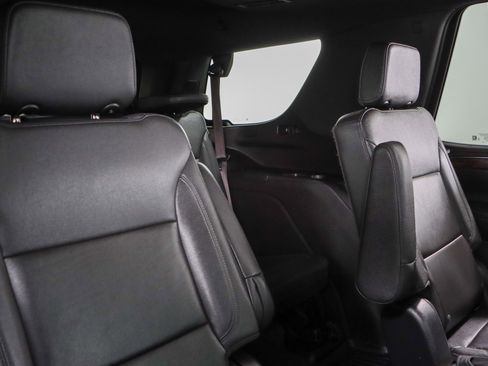 Used 2023 Chevrolet Tahoe Z71 w/ Luxury Package image 32