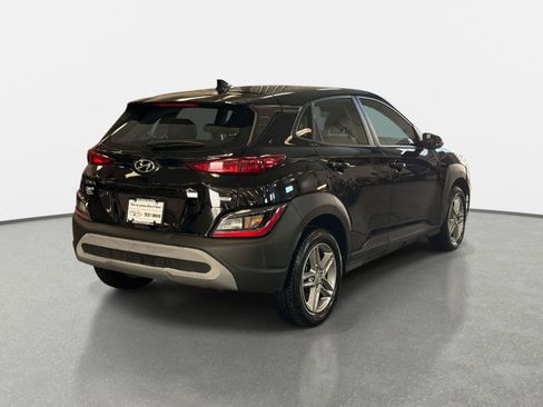 Used 2023 Hyundai Kona SE image 5