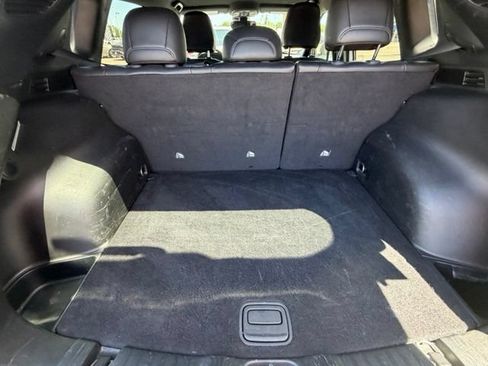 Used 2025 Jeep Compass Trailhawk AWD/4WD image 18