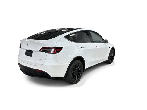 Certified 2023 Tesla Model Y Long Range AWD/4WD image 6