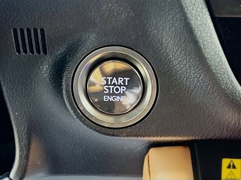 Used 2022 Lexus RX 350L Premium image 18