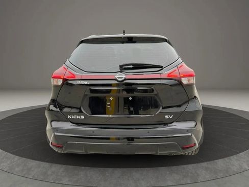 Used 2022 Nissan Kicks SV FWD image 5