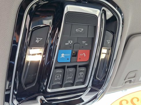 Certified 2022 Jeep Grand Cherokee L Overland w/ Luxury Tech Group IV AWD/4WD image 30