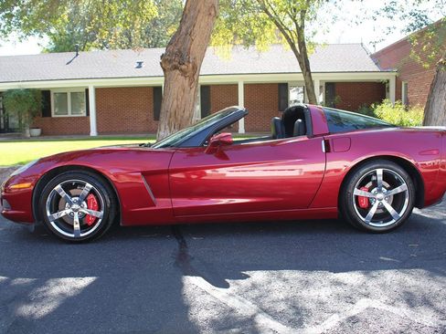 Used 2010 Chevrolet Corvette w/1LT w/ Roof Package image 29