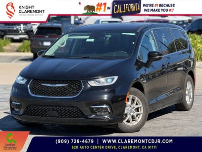 Certified 2024 Chrysler Pacifica Touring-L