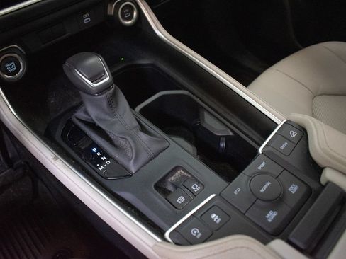Used 2024 Toyota Grand Highlander AWD image 18