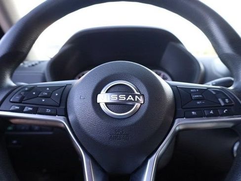 Certified 2025 Nissan Sentra SV FWD image 9