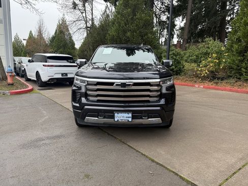 Used 2022 Chevrolet Silverado 1500 High Country w/ High Country Premium Package image 5