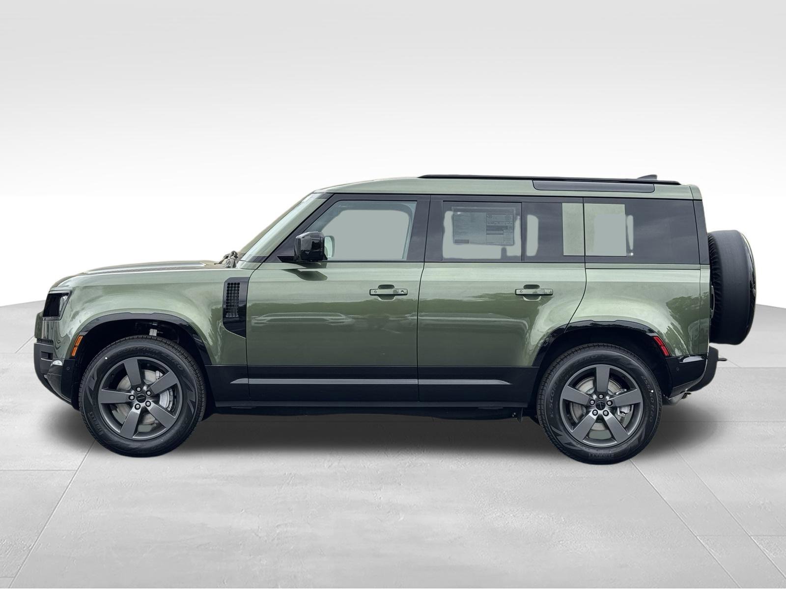 New 2026 Land Rover Defender 110 X-Dynamic SE AWD/4WD image 2