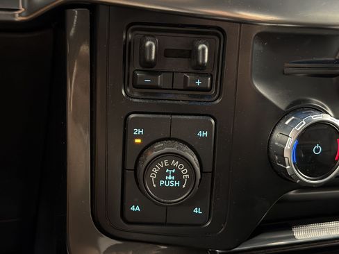 Used 2023 Ford F150 Lariat w/ Equipment Group 502A High AWD/4WD image 18