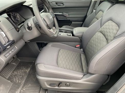 New 2026 Nissan Pathfinder SV image 10