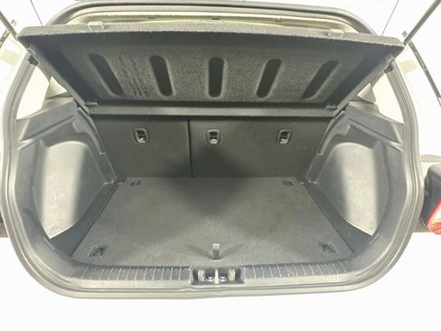 Used 2025 Hyundai Venue SEL FWD image 28
