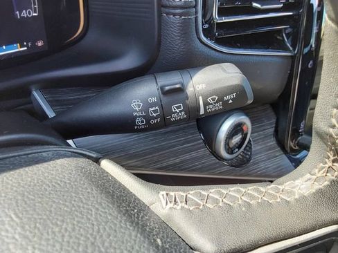 Used 2024 Jeep Wagoneer Series II w/ Flexible Seating Group AWD/4WD image 31