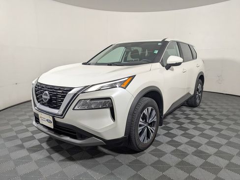 Used 2023 Nissan Rogue SV FWD image 4