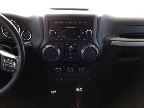 Used 2018 Jeep Wrangler Unlimited Sport S AWD/4WD image 14