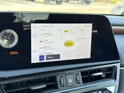 Used 2025 Lexus ES 350 w/ Premium Package FWD image 23