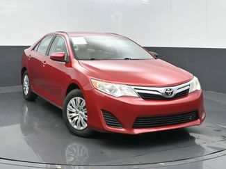 Used 2014 Toyota Camry LE video 2